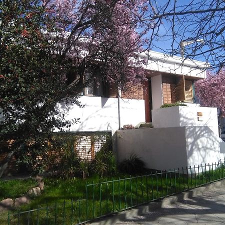 Ciruelo En Flor Bed & Breakfast Trelew Exterior photo