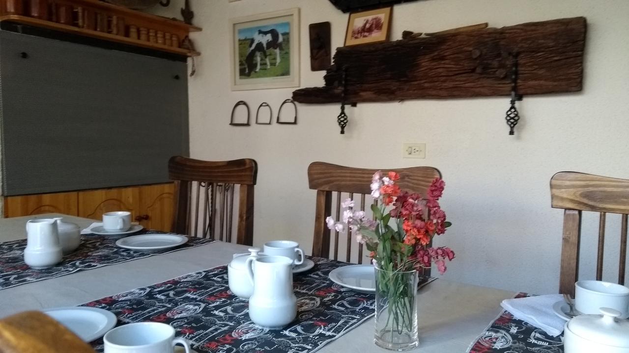 Ciruelo En Flor Bed & Breakfast Trelew Exterior photo