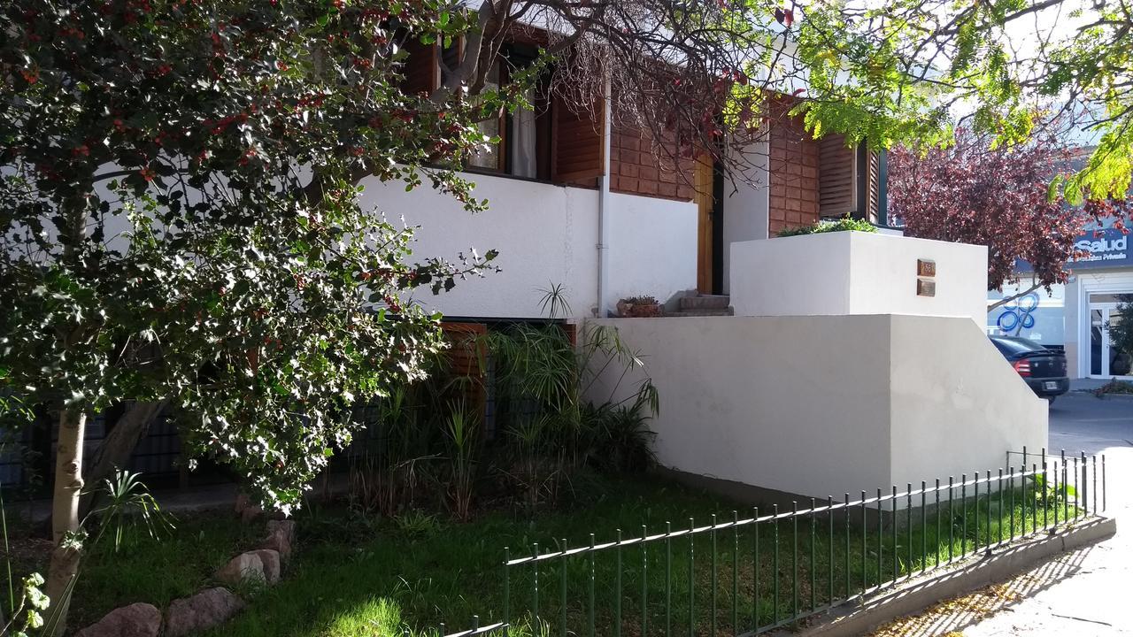 Ciruelo En Flor Bed & Breakfast Trelew Exterior photo